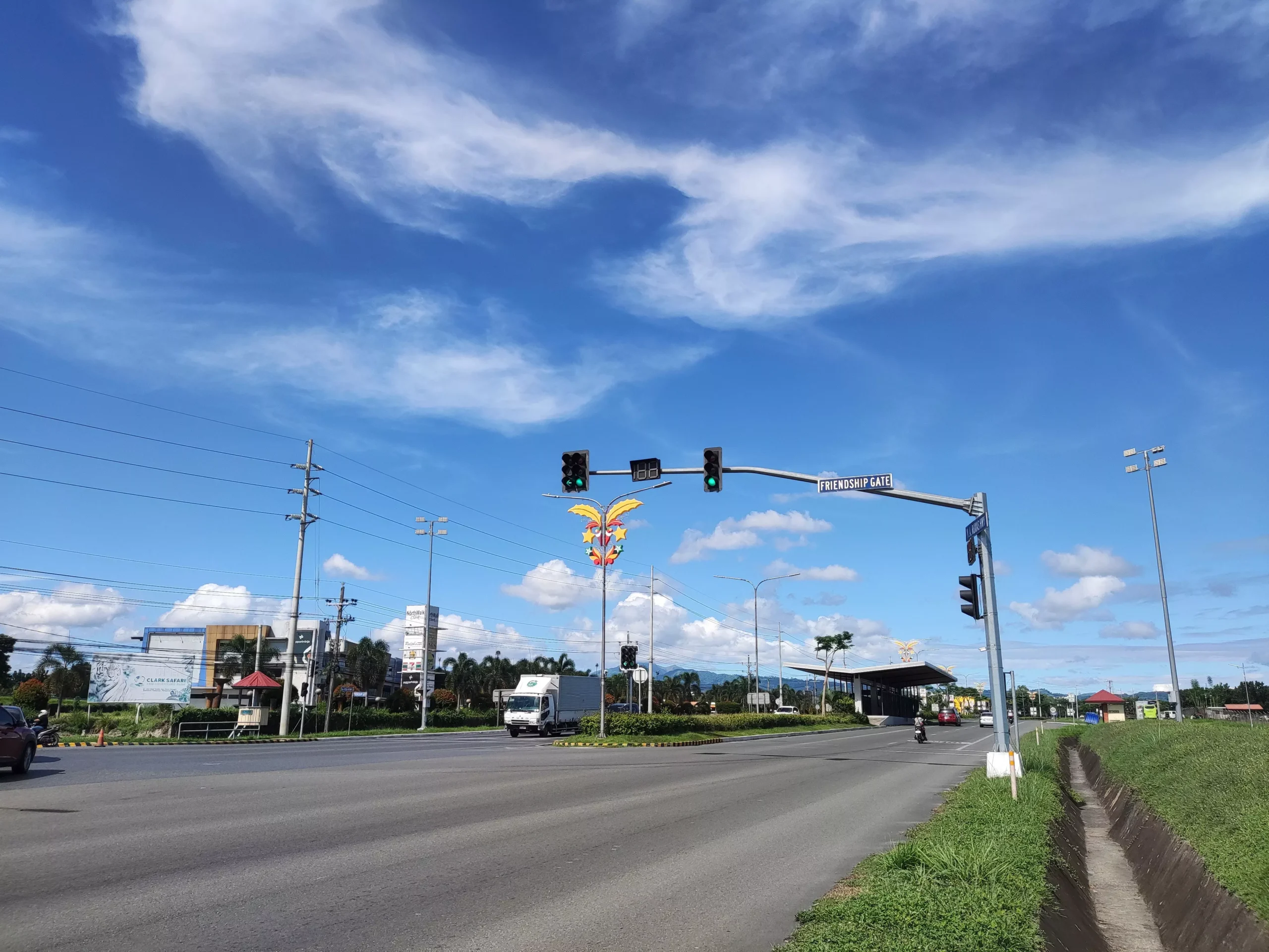 Subic Freeport Expressway (SFEx)
